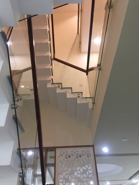 Thi cong xay dung va thau goi noi that nha pho